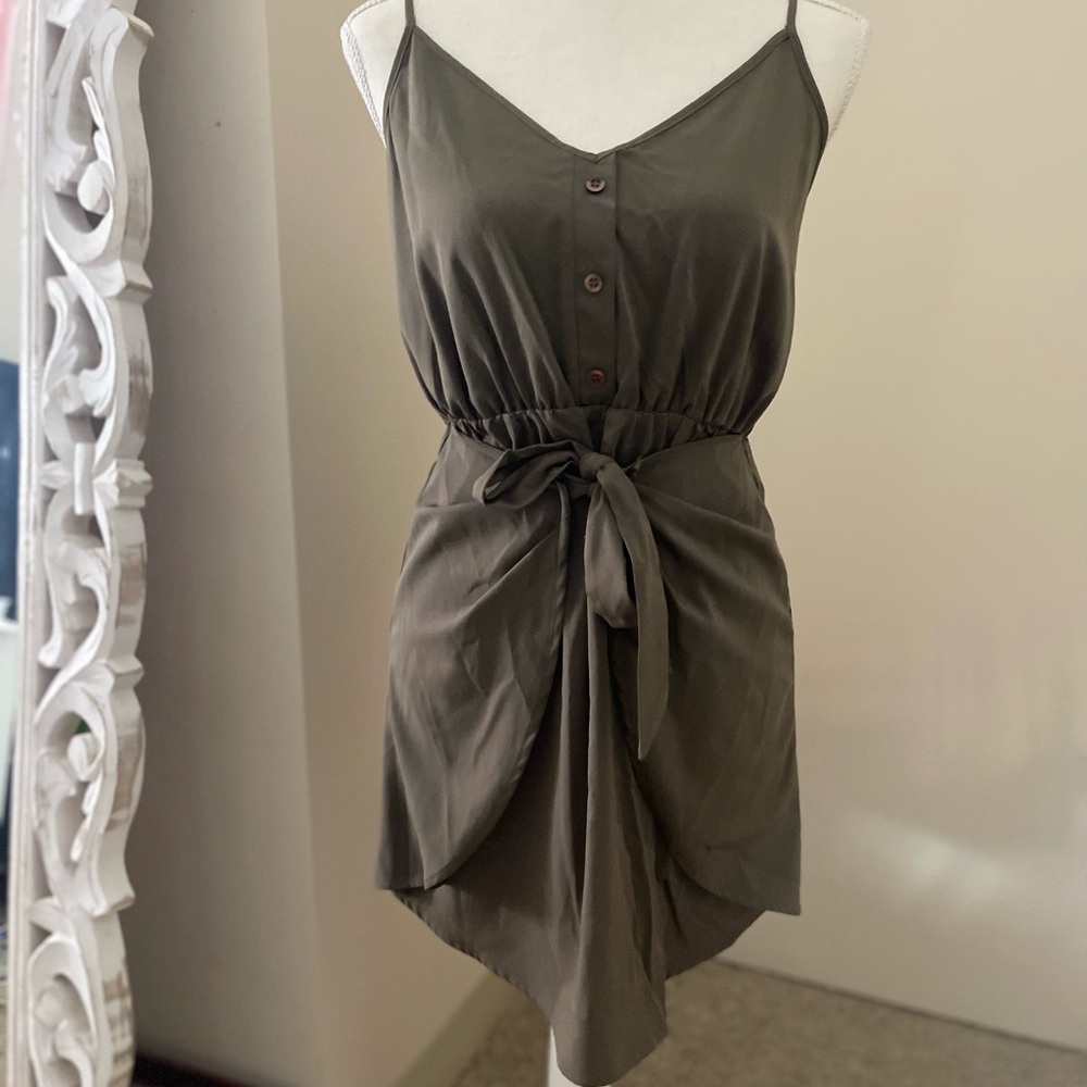 ✨ **Casual Olive Green Tie Dress** ✨